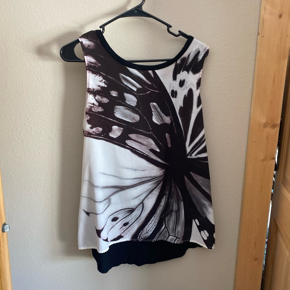APT. 9 Butterfly Print Black White Sleeveless Tank Top M Knit Pullover Casual